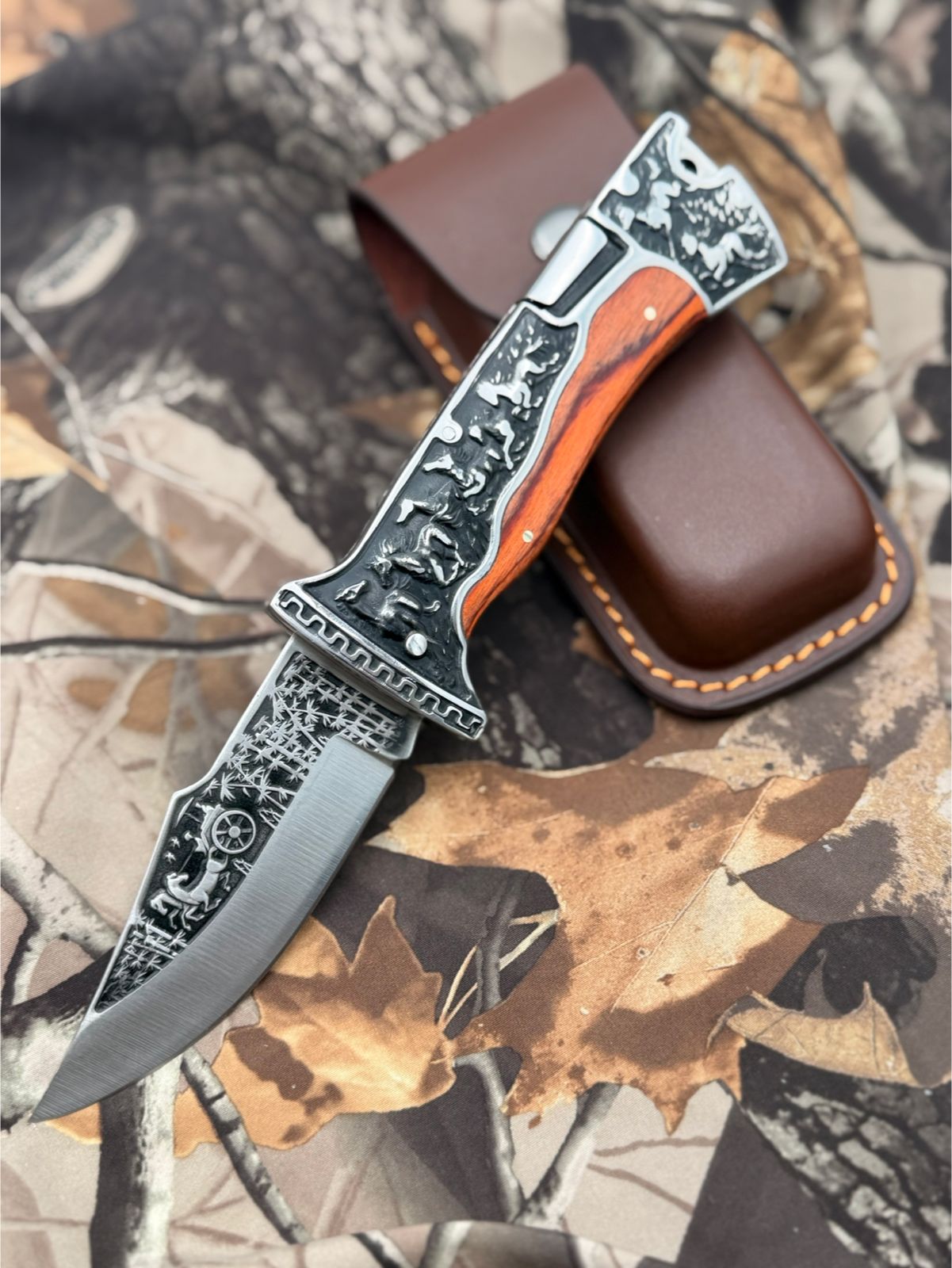 WILD HORSE Folding Knife with Leather Case - A3189 - OEKNA3189